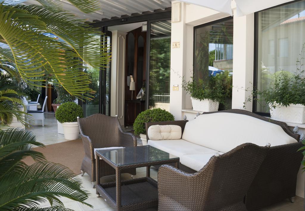 Hotel Plaza Esplanade Лидо ди Йезоло Екстериор снимка