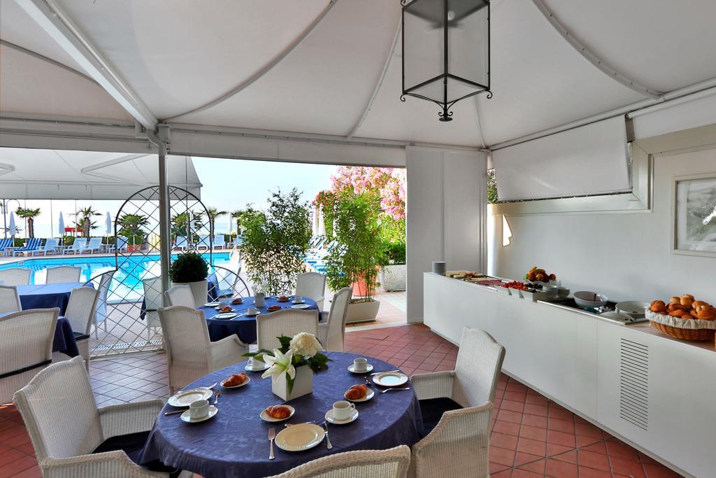 Hotel Plaza Esplanade Лидо ди Йезоло Екстериор снимка