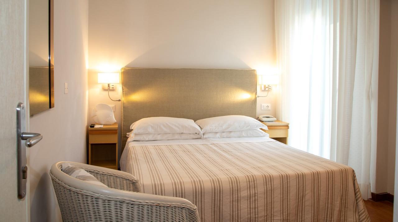 Hotel Plaza Esplanade Лидо ди Йезоло Екстериор снимка
